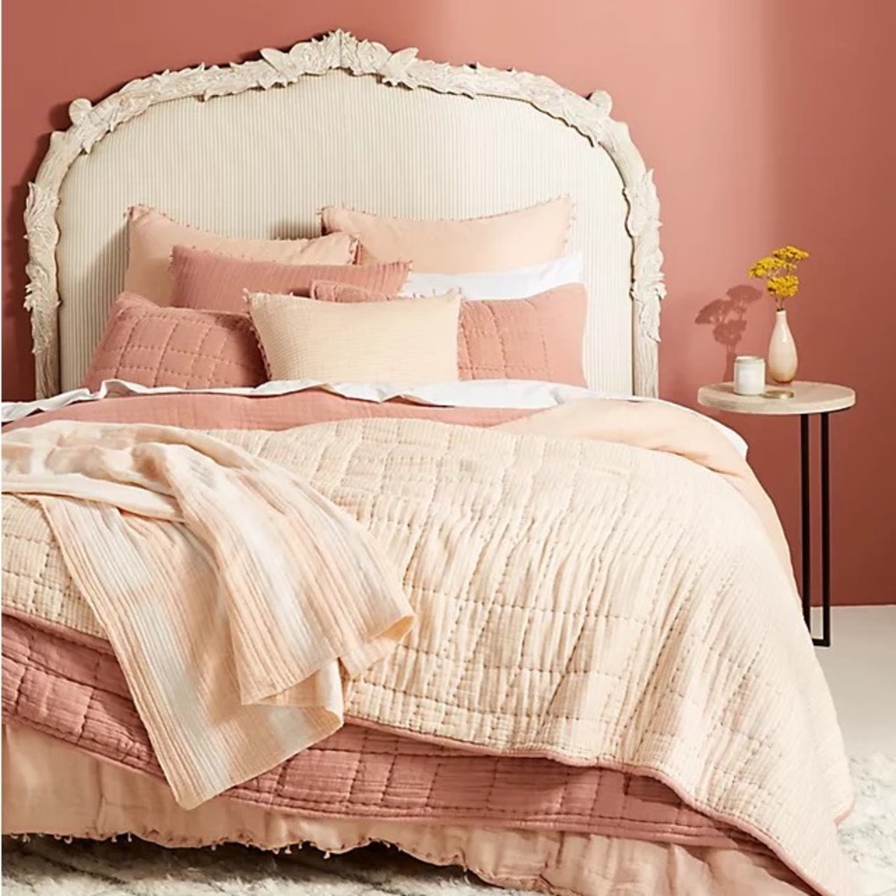 Anthropologie Airy Gauze Reversible Quilt with 2 standard shams FULL